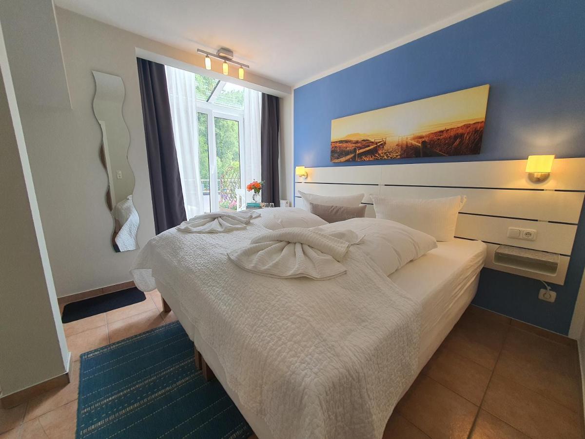 Hotel Garni Auszeit Болтенхаген Екстериор снимка